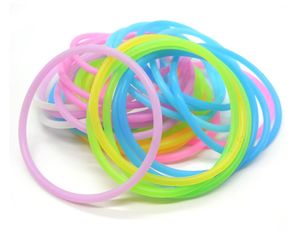 Jelly Glow Lot 100pcs Erkek Kadınlar Kauçuk Bileklik Bilek Bantları Unisex Bangles Siyah Beyaz Kırmızı Sil Qylxtr Dhseller2010