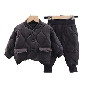 Çocuklar Kış Pamuk Giysileri Setleri 1-6T Bebek Kız Kız Tasarımcı Kalınlaştırıcı Sıcak Pamuklu Pad giysiler 3 renk rahat çocuk katı üstleri+pantolon = 2pcs/set
