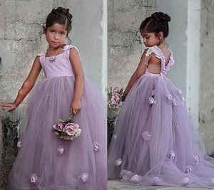 Lavendar Güzel Fırfır Çiçek Elbiseler 3D Çiçekler Kızlar Pageant Törenlerinde Düğün Kolsuz Kat Uzunluk Bir Hattı Cemaat Elbise