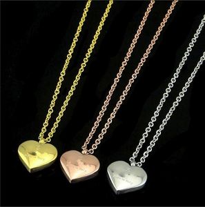 20 Design-Mix Hochwertige elegante Mode kleine große Herz-Anhänger-Halskette Edelstahl Gold Silber Rose überzogener Buchstabe Schmuck für Mädchen Frauen Großhandel