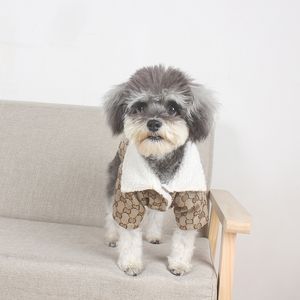 Kış Açık Lambswool Pet Coat Klasik Mektup Baskılı Köpek Giyim Moda Rahat Retro Yavru Giyim Pamuk Nefes Kedi Sıcak Ceket