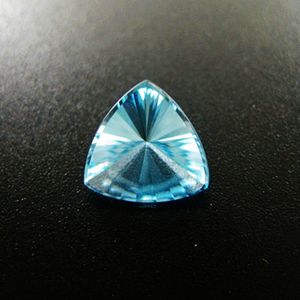 10mm Üçgen Şekli Fantezi Faceted Kesim Doğal Gökyüzü Mavi Topaz Yarı Değerli Taş Taş Dem Yüzük Küpe Cabochon 4160005 H1015