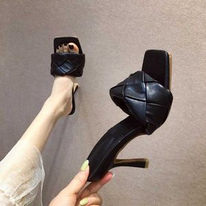 Yeni Marka Tasarım Ayakkabı Kadın Terler 2020 Yaz Kare Toe Yüksek Topuklu Sandalet Kadınlar Örgü Kaliteli Elbise Ayakkabı Beyaz Mavi Y0608