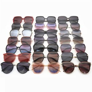 Kadınlar için Yeni Moda Güneş Gözlüğü Bayanlar Kore Touring Güneş Gözlükleri Büyük Çerçeve Trend Sokak Gözlük Gözlük UV400 Koruma
