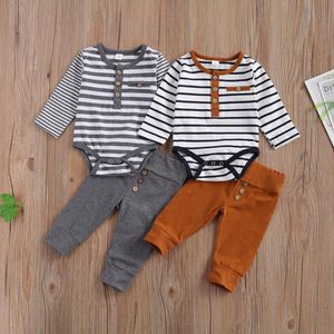 Giyim Setleri 2 adet Erkek Bebek 0-18 M Casual Suit, Yuvarlak Boyun Uzun Kollu Şerit Romper Katı Renk Düğme Dekorasyon Gevşek Pantolon Bahar Autu