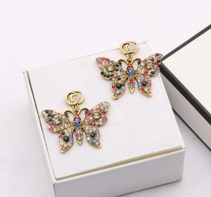 Vintage Tasarımcılar Renkler Crystal Rhinestone Mektup Damızlık Küpe Yüksek Kaliteli Geometrik Kelebek 18K Altın Kaplama Küpe Düğün Partisi Takı Aksesuarları