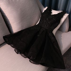 Vestidos de festa pretos elegantes 2021 apliques de tule sem mangas com miçangas vestidos de formatura vestidos curtos de lantejoulas vestido de baile vestido de boas-vindas