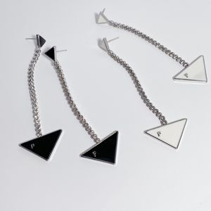 Женские треугольные серьги-гвоздики с буквами, длинные серьги с кисточками и штампом, модные ювелирные аксессуары для подарка, вечеринки