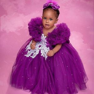 2023 Sevimli Mor Çiçek Kızlar Düğünler İçin Tül Kap Kılıfları Boncuklar Beyaz Dantel Aplikler Prenses Çocuklar Partisi Doğum Günü Pageant Balo Gown