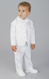 Выполненный на заказ две кнопки белый мальчик формальная одежда случаю вырез атласный лацкан дети смокинги свадебные костюмы (куртка + брюки + жилет + галстук) K3