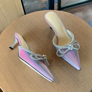 Terlik Moda Mirage Terlik Mach Rhinestone Bow Crystal Dekoratif Kadınlar Sandal Lüks Tasarımcı 6.5cm Orta Topuk Ayakkabıları Orijinal Deri Sole