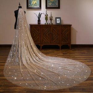 Lüks Köpüklü Sequins Gelin Veils Altın Sparkle Süper Uzun Kuyruk Gelinlik Minimum Boyut Üç Metre Uzunluk ve 1.5 Metre Geniş