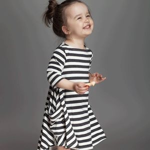 Kızlar Elbiseler Euro Moda Marka Çocuk Elbise Siyah Beyaz Çizgili Kız Süveter Bebek Kız Giysileri Kıyafetler Üç Çeyrek 210413