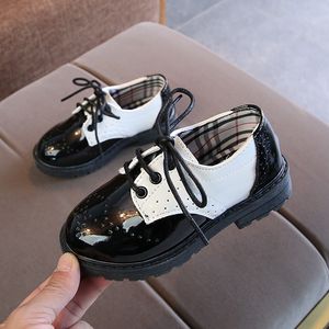 Çocuklar bebek Sneakers Erkek kız rahat küçük deri İngiliz tarzı moda lüks çocuk ayakkabı gösterisi