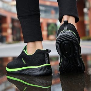 Stil Moda Koşu Ayakkabı Yumuşak Sole Siyah Yeşil Yüksek Kalite Klasik Erkekler Sneaker Fabrika Düşük Fiyat Spor Ayakkabı Boyutu 36-45 # 17