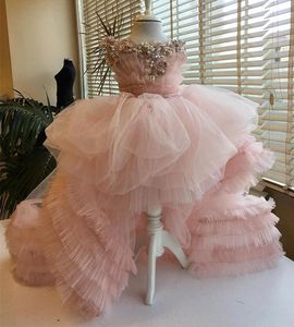 Lüks Pembe İnciler Çiçek Kız Elbise Düğün Yüksek Düşük Ruffles Boncuklu Aplike Bebek Doğum Günü Partisi Elbise Kızlar Pageant Baly Törenlerinde Çocuk Giysileri