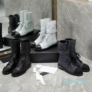 Lace Up Çizmeler 2021 Lüks Tasarımcı Klasik Deri Heighens Kadınlar Düz Topuk Buzağı Grogren Boot Boyutu 35-40 x 12