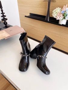 Kalın Topuk Patent Deri Paris Moda Haftası Mary Inci Çizmeler 7.5 cm Çöl Yuvarlak Kafa Aşınmaya dayanıklı Dağcılık Kar Kadın Ayakkabıları 35-40
