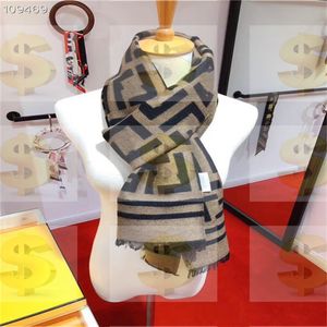 2022 Брендовые шарфы женские кашемировые шали для пожилых людей Модный туризм на открытом воздухе мягкий дизайнерский роскошный подарок с длинной кисточкой дизайн печать G шарф