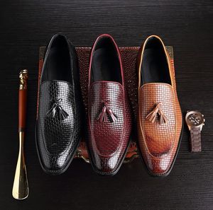 Lüks Tasarımcı Erkek Stil Rahat Ayakkabılar Deri El Boyalı Oxford Kahverengi Dantel-Up Moda Sokak Fotoğrafları erkek Flats Ayakkabı