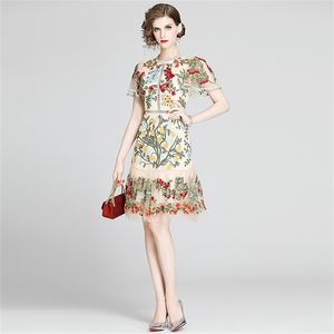 HMA Yeni Moda Pist Yaz Elbise kadın Flare Kollu Çiçek Nakış Zarif Mesh Mini Elbiseler Oymak Vestidos 210331