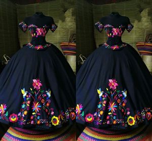 2023 Black Quinceanera Dresses Off The Shoulder Mexican Embroidered Charro Sweet 16 Dress Ball Gowns Satin Vintage3036