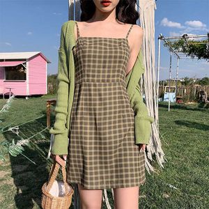 Somente Vestido] Primavera 2020 Coreano Novo Estilo Estrangeiro Versátil Abacate Fruta Verde Retro Vestido Vermelho Mulheres Curta Vestido Xadrez Y0603