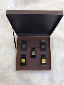 Роскошный мужской парфюмерный ароматный подарочный набор Oud Wood Tobacco EAU De Parfum 7,5 мл 5 флаконов Дизайнерский бренд парфюмерии Clone Spray Refresh Smell Party Parfum Оптовая продажа
