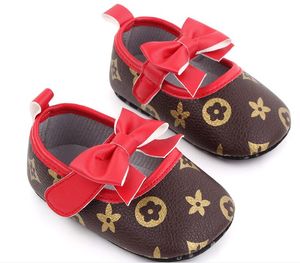 Yeni İlk Walkers Designer Lüks Butterfly Düğüm Prenses Ayakkabı Bebekler için Yumuşak Çözilmiş Daireler Moccasins Toddler Crib