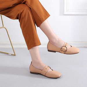 TeaHoo Summer Round Head Sandals Moda Moda Buckle Rivet Sapatos Flat Shoes Confortável Asakuchi Casual Mujer