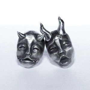 Stud gotik tarzı basit gümüş renkli hayalet küpe kişilik punk öküz boynuz maskesi erkek kadın takı hediyeleri