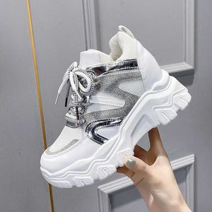 Yeni Kalın Platform Tıknaz Taban Bling Sneakers Kadınlar İlkbahar Sonbahar Spor Yürüyüş Koşu Rahat Ayakkabılar Dantel-up Yüksek Topuk Ayakkabı Y0907