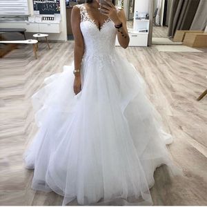 Abiti da sposa Princess White A Line Abiti da sposa Gonna in tulle a balze gonfie Abito da sposa senza maniche lungo fino al pavimento