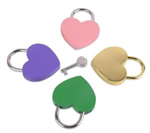 Оптовые 7 цветов в форме сердца концентрические металлические металлические мульколорные клавиши пакеты для пакета