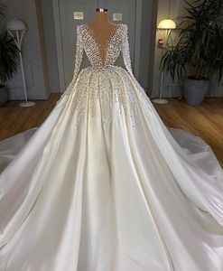 White Satin Long Sleeve Wedding Dresses with Beaded Crystals for Dubai Arabic Brides