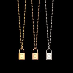 Colares com pingente de fechadura de aço inoxidável de alta qualidade 3 cores banhado a ouro estilo clássico logotipo estampado feminino joias de grife