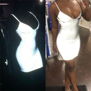 Kadınlar Yansıtıcı Elbiseler Seksi Kulübü Parti Mini Kalem Kadın Sling Sapanlar Derin V Boyun Bodycon Açık Geri 210517