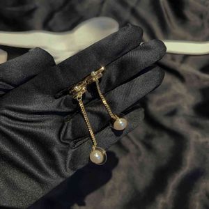 Popular moda original marca mulheres mulheres jóias pendurado brincos pérola 2021 tendência clipes de verão piercing qualidade luxo