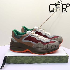 Sıradan Ayakkabı Tasarımcısı Rhyton Sneaker Erkek Kadın Ayakkabı Çilek Dalga Ağız Tiger Web Baskı Vintage Trainer Erkek Kadın Stilleri Wi
