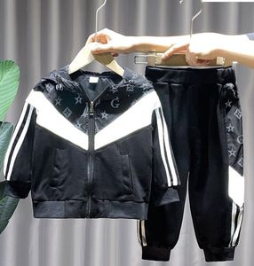 Erkek bebek giydirin set yansıtıcı ceket + pantolon tasarımcı erkek moda butik Sonbahar giyim setleri 90-140 cm çocuk Eşofman giysileri