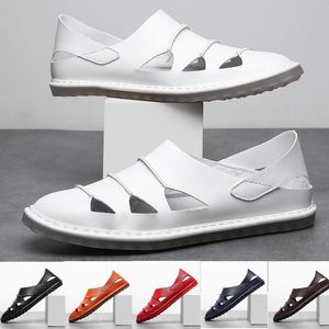 Sandálias Branco para homens de couro 2021 Mens Sandal Outdoor Verão Flip Flop Sapatos Casuais Beach Sandalias Slip On Shoe Grande Tamanho 38-48
