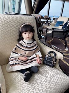 Yenidoğan Bebek Kız Giysileri Örme Yumuşak Sevimli panço bebek Düz Renk Sıcak kazak pelerin yürümeye başlayan kız pelerin ceket sonbahar Kış Kıyafet