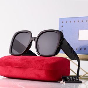 2021 Modedesigner-Sonnenbrille von höchster Qualität für Männer und Frauen, polarisierte UV400-Gläser, Lederbox, G5794, Stoffhandbuch, Zubehör, alles!