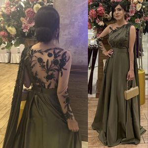 2021 Seksi Arapça Bir Omuz Zeytin Yeşil Müslüman Prom Elbiseler Cape Lon Sleeves Dubai Kadınlar Eşit Parti Elbiseleri Elek Elemanı Artı Boyut Geri Kristal