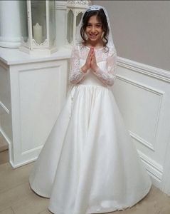2021 Yeni Uzun Çiçek Kız Elbise Düğün Doğum Günü Partisi Tam Kollu Açık Geri Dantel Üst Custom Made Beyaz Saten Pageant Törenlerinde