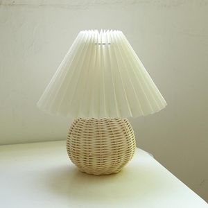 Masa lambaları vintage rattan lamba yatak yan masa okuma okuma ışıkları aydınlatma ev dekcor yatak odası dekorasyon pilili kat kapağı