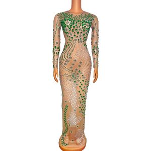Сексуальная модная вечерняя вечеринка праздновать платья по взлетно -посадочной полосе, женщины -певец модель концертный банкет платье подиумного подиумного роскошного зеленые со стразами сетчатая сетчатая длинное платье