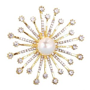 Koreanische Mode Schneeflocke Blume Brosche Revers Pin Schal Schnalle Natürliche Perle High-End-Kristall Broschen Corsage Zubehör