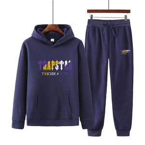 2022 Tasarımcı Erkekler Trailsuit Trapstar Baskı Hoodies Set Kapşonlu Sweatshirt Sweatpants 2 PCS Sportwear Style Jogging Basketbol Giysileri