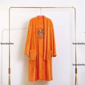4 Colors Luxurious Bath Robe Designer Jacquard Men Women Bathrobe Unisex Night Robes High Quality Gown Home Sleepwear u
